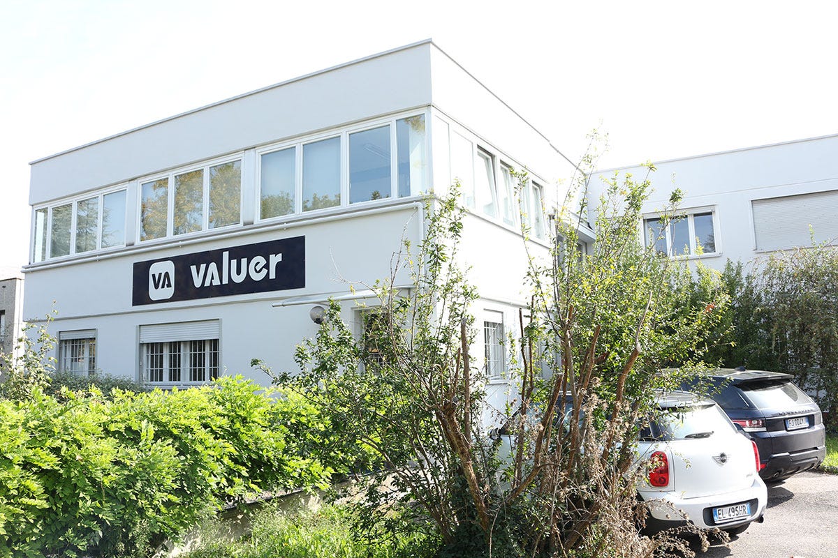 Valuer CHS si fonde con Valuer e si rafforza come leader per le attrezzature dell'ospitalità e del cleaning