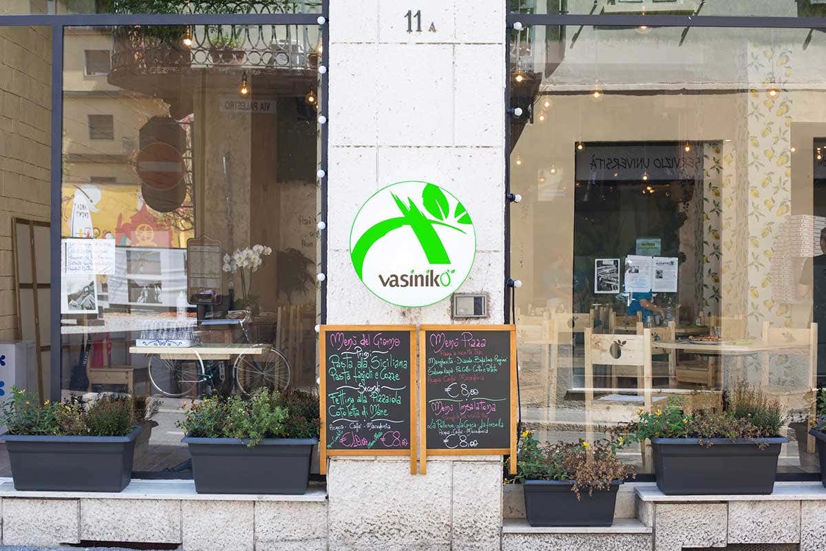 L'entrata del locale di Cremona La catena di pizzerie Vasinikò fa cinquina con l'apertura di Cremona
