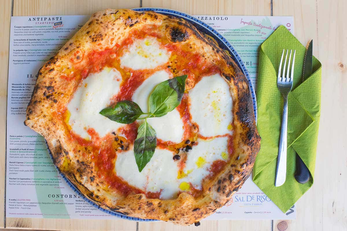 La classica Margherita La catena di pizzerie Vasinikò fa cinquina con l'apertura di Cremona