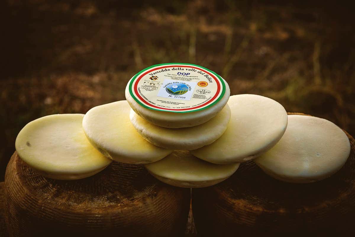 Vastedda della Valle del Bel&igrave;ce Dop &pound;$Sul tagliere dei formaggi...$&pound; Squacquerone, Pecorini e Vastedda