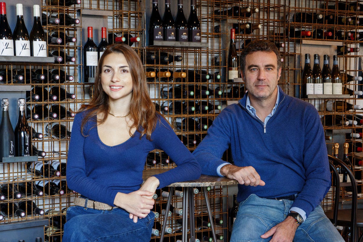 Coppia nella vita e nel lavoro, Massimiliano Balestreri, patron del wine bar El Buscia a Milano, e Silvia Vecchione sono i due titolari di Millésime 1990 