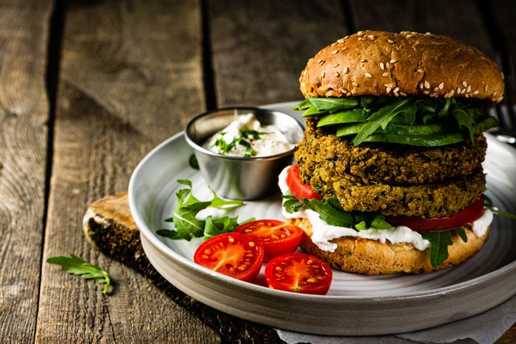 Un burger rigorosamente vegano (È arrivato il veganuary il mese della dieta vegana)