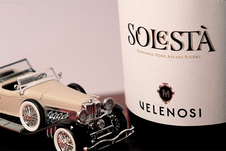 Solestà Velenosi - Velenosi, i grandi vini di oggi abbinati alle immortali auto d'epoca