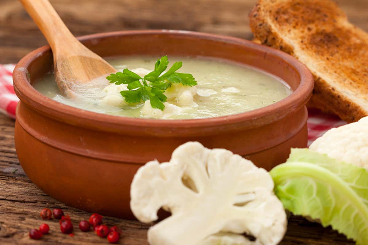 Vellutata di cavolfiore Cosa mangiare a febbraio? Lo svela la medicina tradizionale cinese Vellutata di cavolfiore Cosa mangiare a febbraio? Lo svela la medicina tradizionale cinese