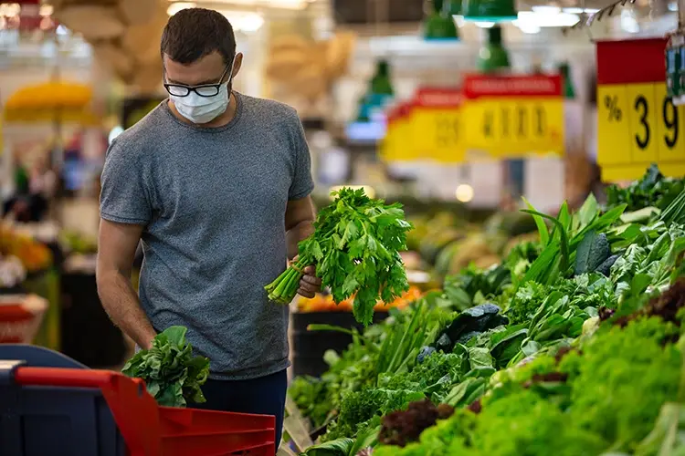 stat, vendite ferme a marzo, +0,2% in trimestre Vendite al dettaglio ferme. Crescita per i beni alimentari
