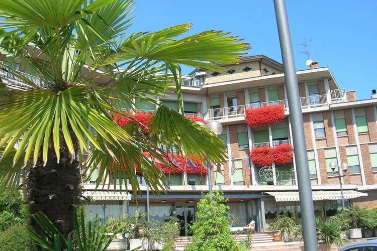 (Venduto l’hotel Carlton di Treviso Nell’operazione anche cinema e ristorante) (Venduto l’hotel Carlton di Treviso Nell’operazione anche cinema e ristorante)