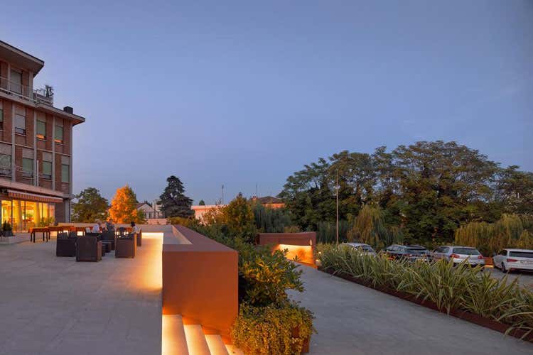 (Venduto l’hotel Carlton di Treviso Nell’operazione anche cinema e ristorante) (Venduto l’hotel Carlton di Treviso Nell’operazione anche cinema e ristorante)