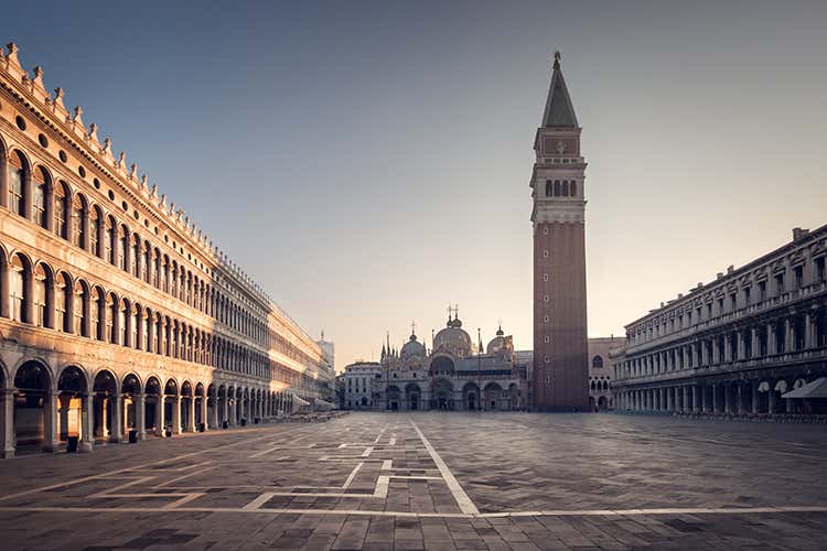 Venezia deserta, atmosfera surreale - Il virus cancella il 2020 di Venezia Allarme mafia negli alberghi