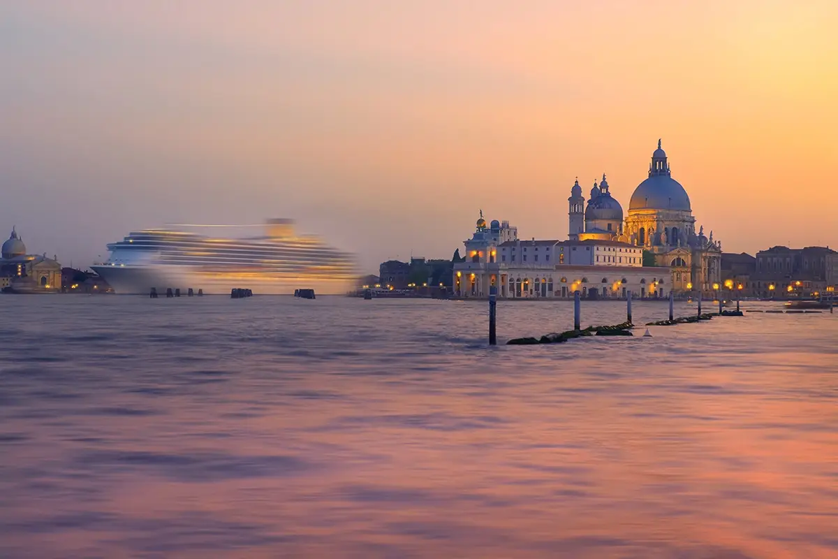 Unesco non iscrive Venezia tra patrimoni umanit&agrave; a rischio Unesco approva il blocco alle grandi navi: Venezia non &egrave; tra i patrimoni a rischio