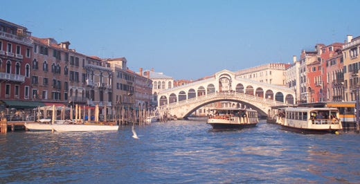I turisti italiani cercano la cultura Veneto e Lazio le mete preferite