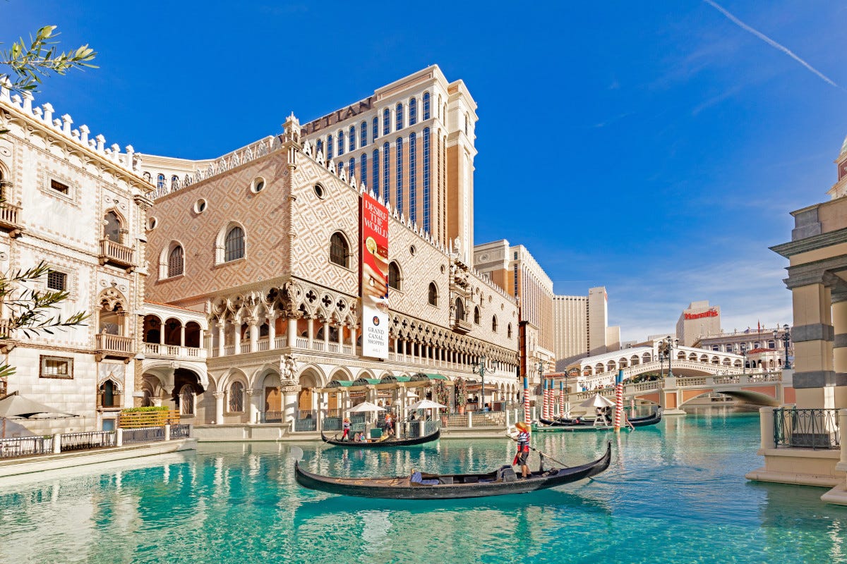 Il Fascino Kitsch di Venezia a Las Vegas: Un'Incantevole Ode alla Cultura Pop