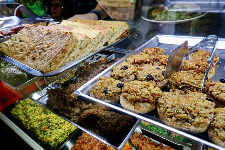 La gastronomia pronta (Verdechiaro, cucina salutistica da gustare anche a casa DA FINIRE)
