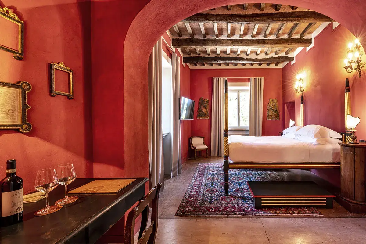La stanza del Vescovo Rigenerarsi a Montalcino Villa Le Prata, luogo di benessere