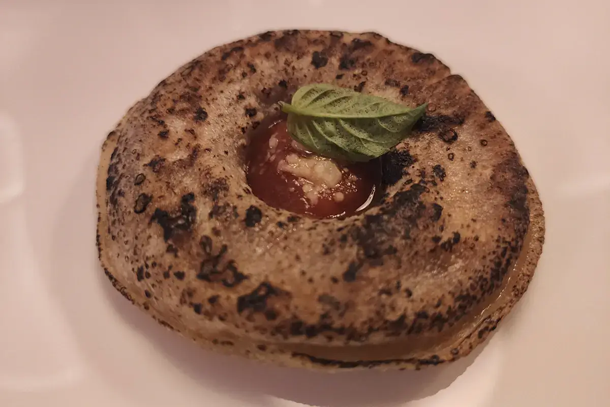 La Margherita in un raviolo dello chef Roberto Di Pinto A cena con il Vesuvio, i vini vulcanici arrivano a Milano