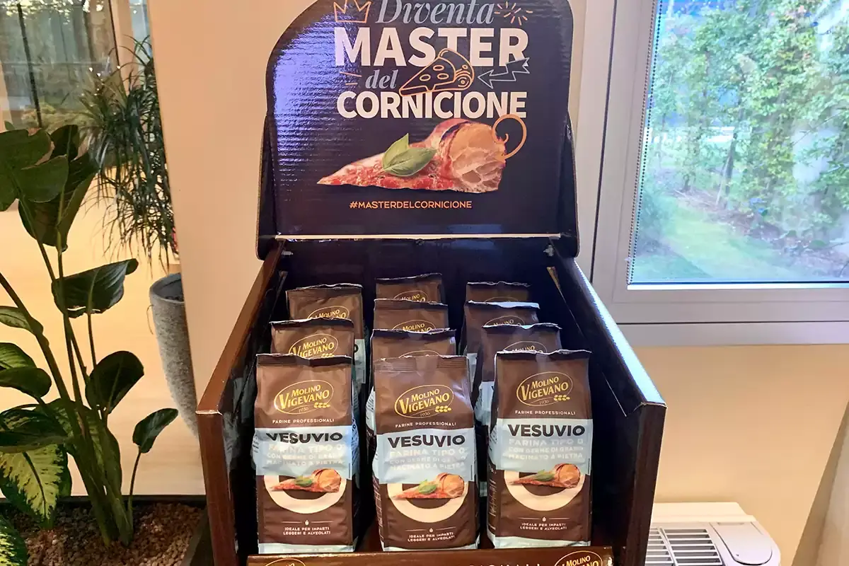 Farina Vesuvio formato Retail In cucina con Lo Conte, tra Master del Cornicione e alimenti funzionali