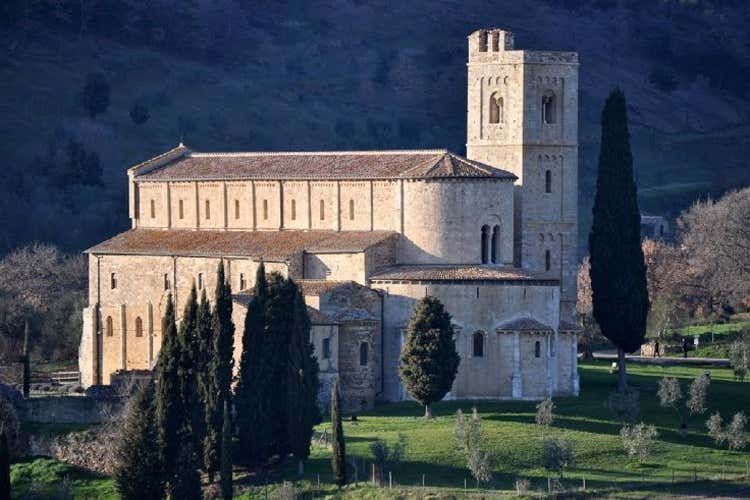 La via Francigena dell'olio in Toscana a passeggio tra storici frantoi La via Francigena dell'olio in Toscana a passeggio tra storici frantoi