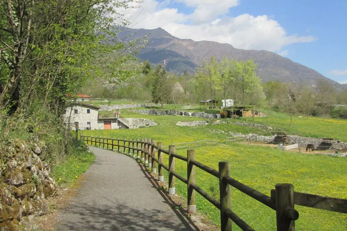 Una tappa della Via Valeriana. Foto: www.bresciatourism.it In cammino sulla Via Valeriana in compagnia dei cuochi!