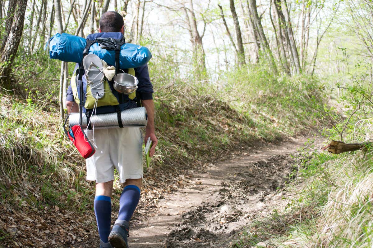 Trekking sulla Via degli Dei  Per chi a San Valentino preferisce la solitudine: 5 luoghi lontani dal mondo