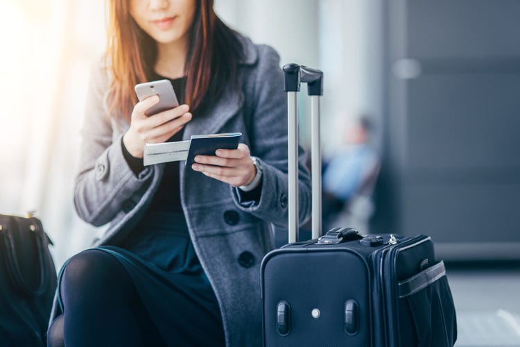 I viaggi si prenotano sempre più col telefonino (Viaggi a portata di smartphonePrenotazioni in crescita del 32%)