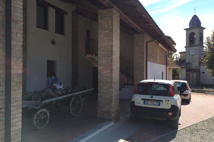 L'entrata della cantina - I 25 ettari di Belvedere di Nebiolo Vitigni d'altura in Oltrep&ograve; Pavese