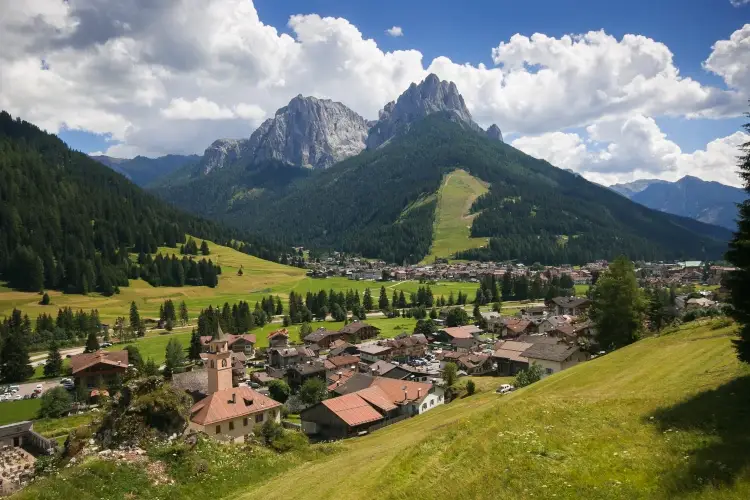 Bomba d&rsquo;acqua in Val di Fassa, alberghi e case evacuati
