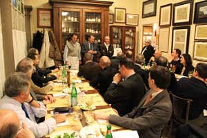 Il momento della presentazione all'Osteria della Villetta