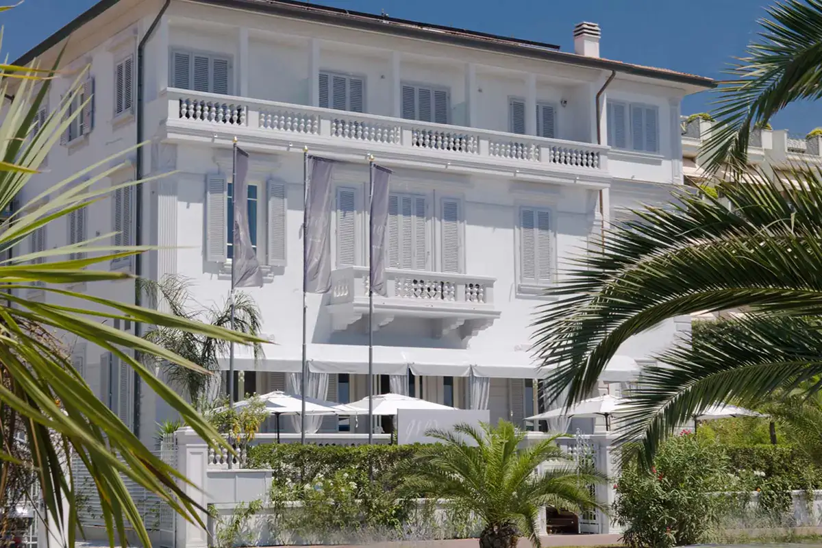 L'hotel 4 stelle Villa Grey che ospita il ristorante Il Parco Cene gourmet&nbsp; a 4 mani a Villa Grey con lo chef Monopoli e cinque colleghi