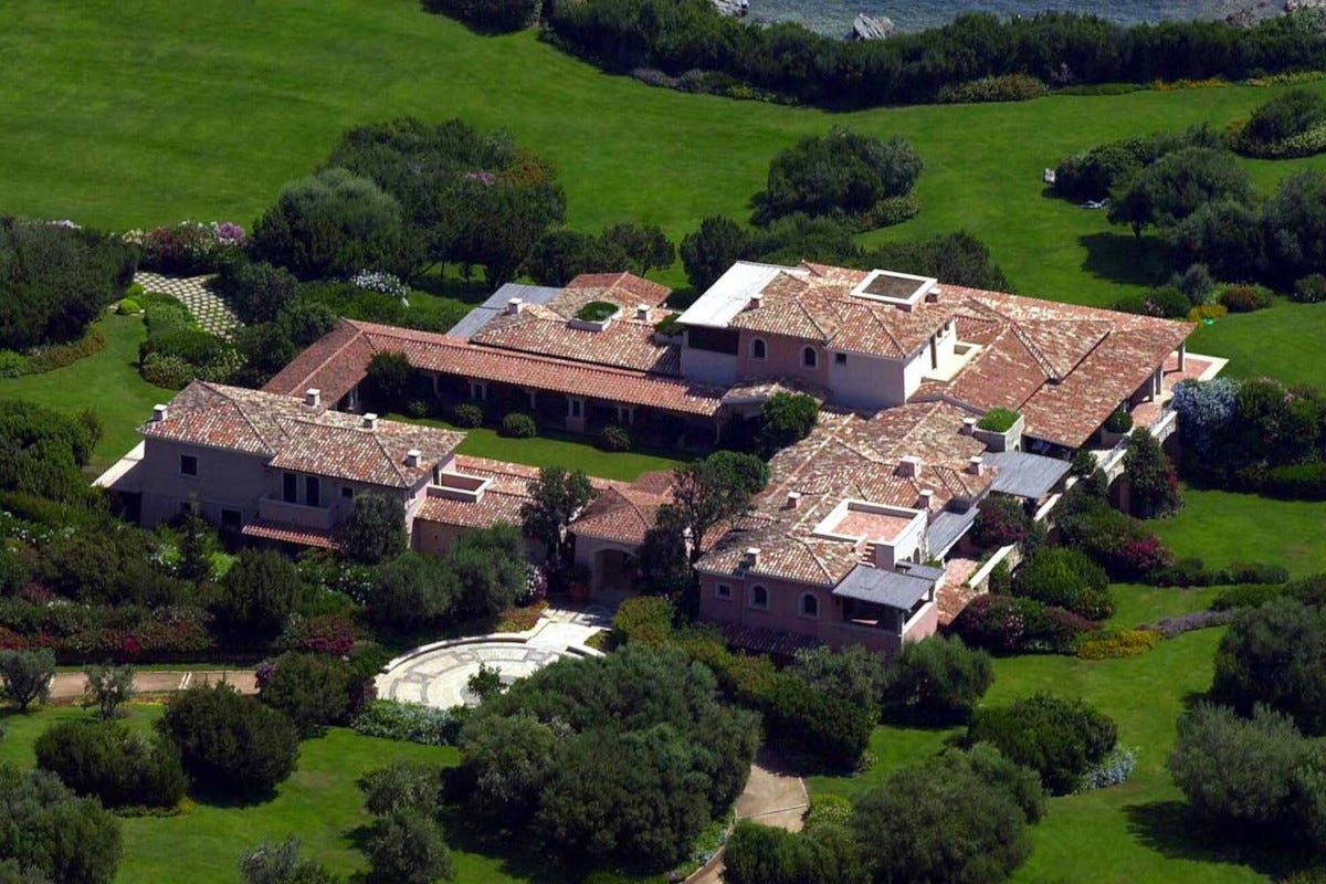 Villa Certosa in vendita: la casa vacanza di Berlusconi diventerà un hotel?