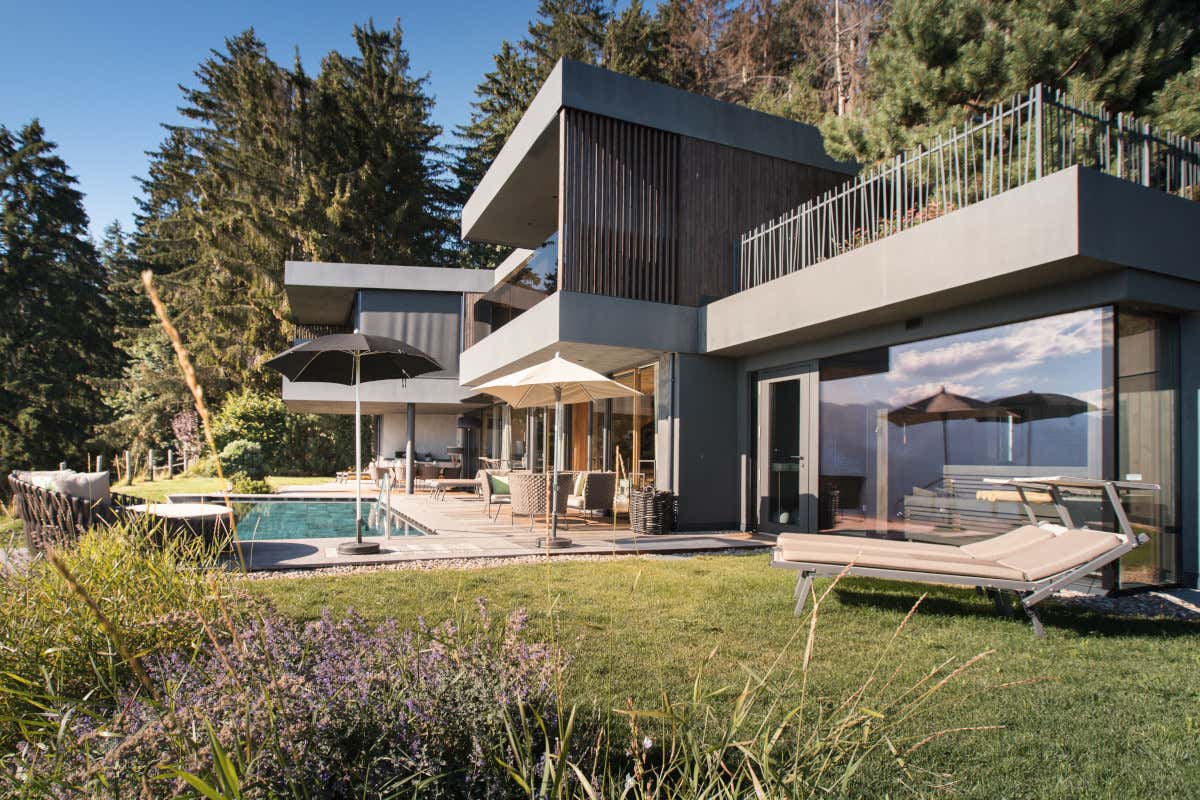 Una delle ville privata dell'Hotel Chalet Mirabell Hotel Chalet Mirabell un'oasi di benessere nella natura dell'Alto Adige