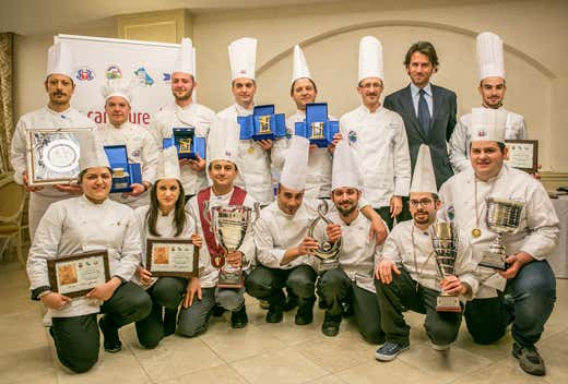 da sinistra (in piedi): Angelo Ranallo Monticelli, Ivan Florindi, Andrea Marchetti, Ayoub Talji, Nick Biasella, Lorenzo Pace, Massimo Di Cintio, Simone Del Fra; da sinistra (in ginocchio): Mania Mehrabi, Antonella D’Amico, Aldo D'Ostilio, Giovanni Modesto, Giacomo Intranuovo, Maurizio Petrucci, Oscar Antonio Scarano da sinistra (in piedi): Angelo Ranallo Monticelli, Ivan Florindi, Andrea Marchetti, Ayoub Talji, Nick Biasella, Lorenzo Pace, Massimo Di Cintio, Simone Del Fra; da sinistra (in ginocchio): Mania Mehrabi, Antonella D’Amico, Aldo D'Ostilio, Giovanni Modesto, Giacomo Intranuovo, Maurizio Petrucci, Oscar Antonio Scarano