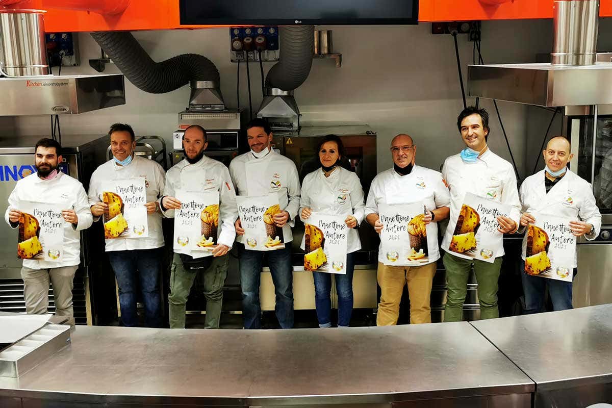 Alcuni dei pasticceri selezionati da Panettone d'Autore di Richmont Club Italia Il miglior Panettone d'Autore del Richmont Club Italia parla veneziano Alcuni dei pasticceri selezionati da Panettone d'Autore di Richmont Club Italia Il miglior Panettone d'Autore del Richmont Club Italia parla veneziano
