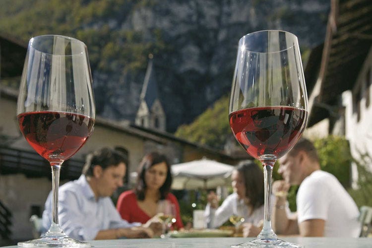 (I vini dell’Alto Adige in un contestraccontati su Instagram)