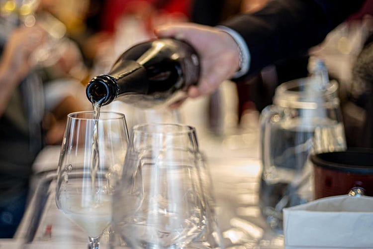Degustazioni e incontri hanno attirato l'attenzione dei presenti (Il futuro del vino è biologico e biodinamico)
