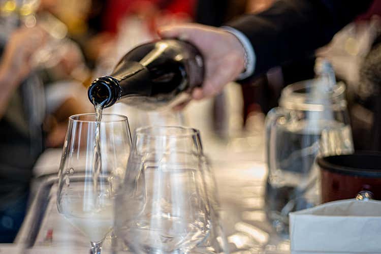 Degustazioni e incontri hanno attirato l'attenzione dei presenti (Il futuro del vino è biologico e biodinamico) Degustazioni e incontri hanno attirato l'attenzione dei presenti (Il futuro del vino è biologico e biodinamico)