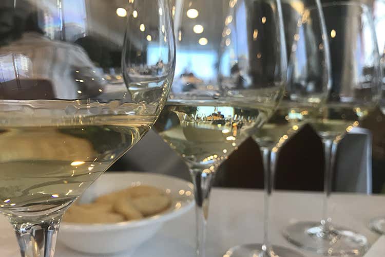 Alto Adige, un roadshow enologico I vini del Consorzio lungo l’Italia