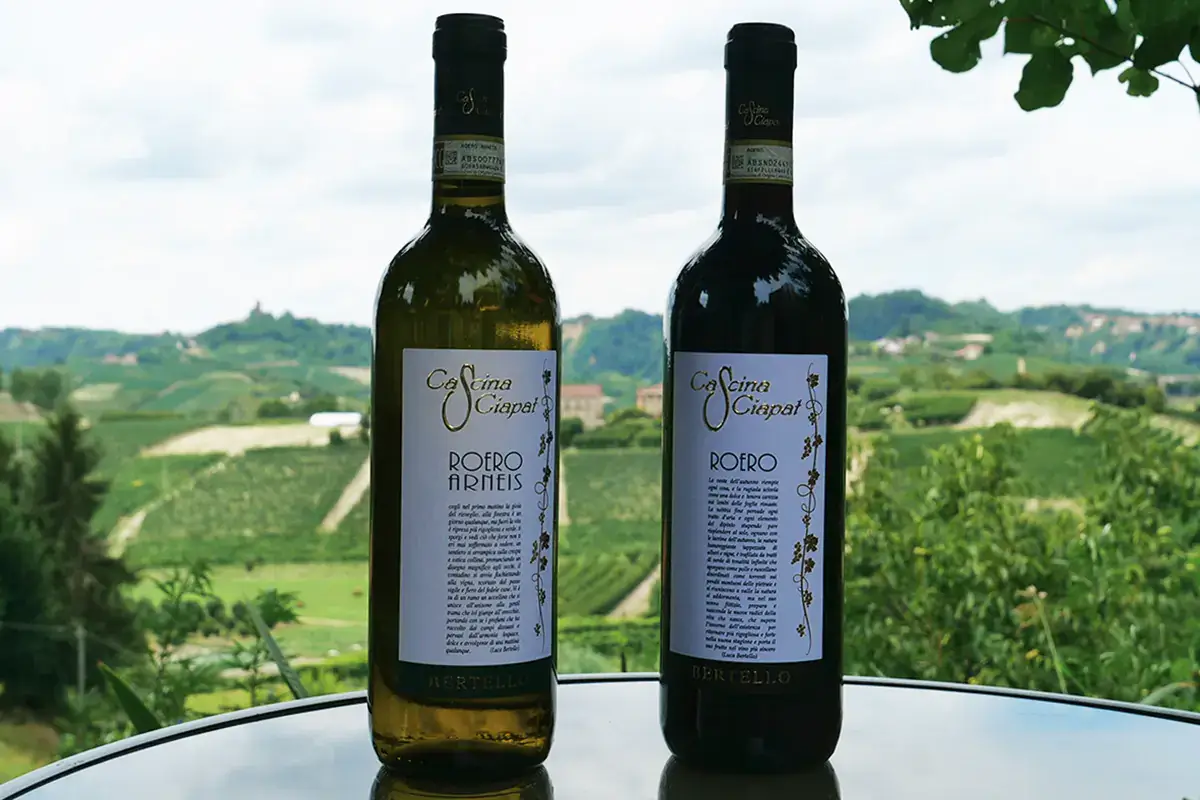 I vini di Cascina Ciapat Quattro produttori e un ponte, nel Roero degustazioni sotto le stelle