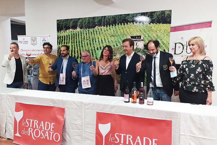 Il brindisi della giuria - Miglior rosato del TirrenoSpiriti Ebbri al primo posto