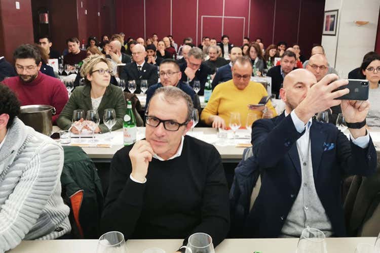 Numerosa la partecipazione alla degustazione (In passerella i vini siciliani premiati al Concours Mondial)