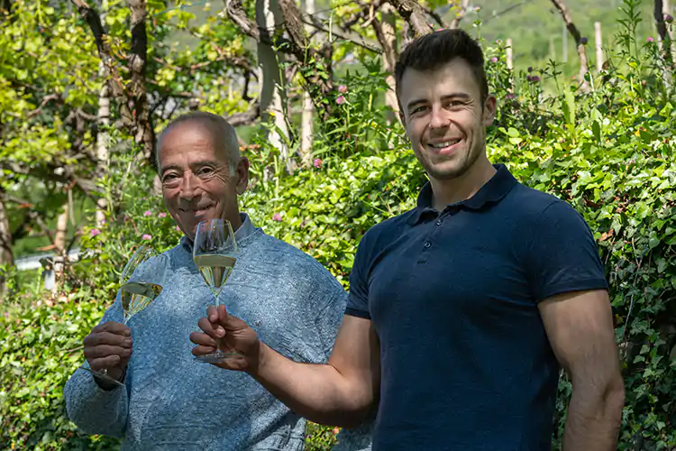Da sinistra, Francesco e Alvise Spagnolli Lo spumante Trentodoc &amp;quote;Dis&igrave;o&amp;quote;, l'omaggio di Spagnolli a Dante
