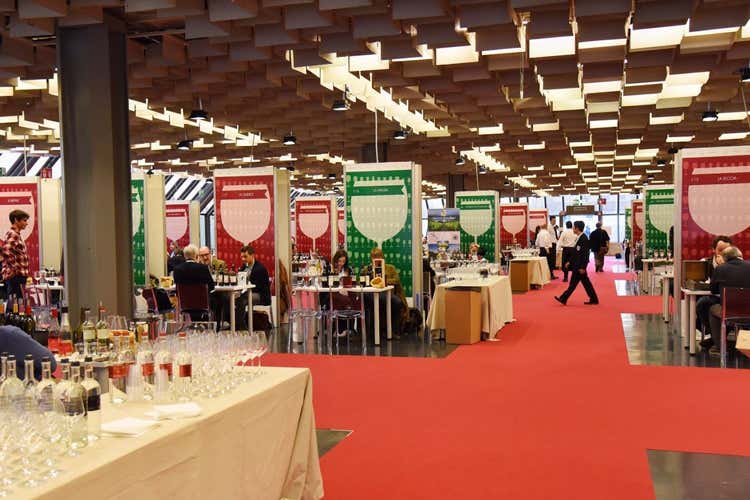 I vini toscani alle stelle grazie all&rsquo;export  Fatturato da 1 miliardo per i 16 Consorzi