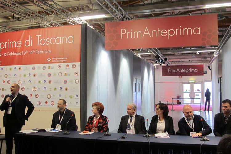 (Vini toscani, il popolo della rete premia il Rosso di Montalcino e il Chianti Docg)