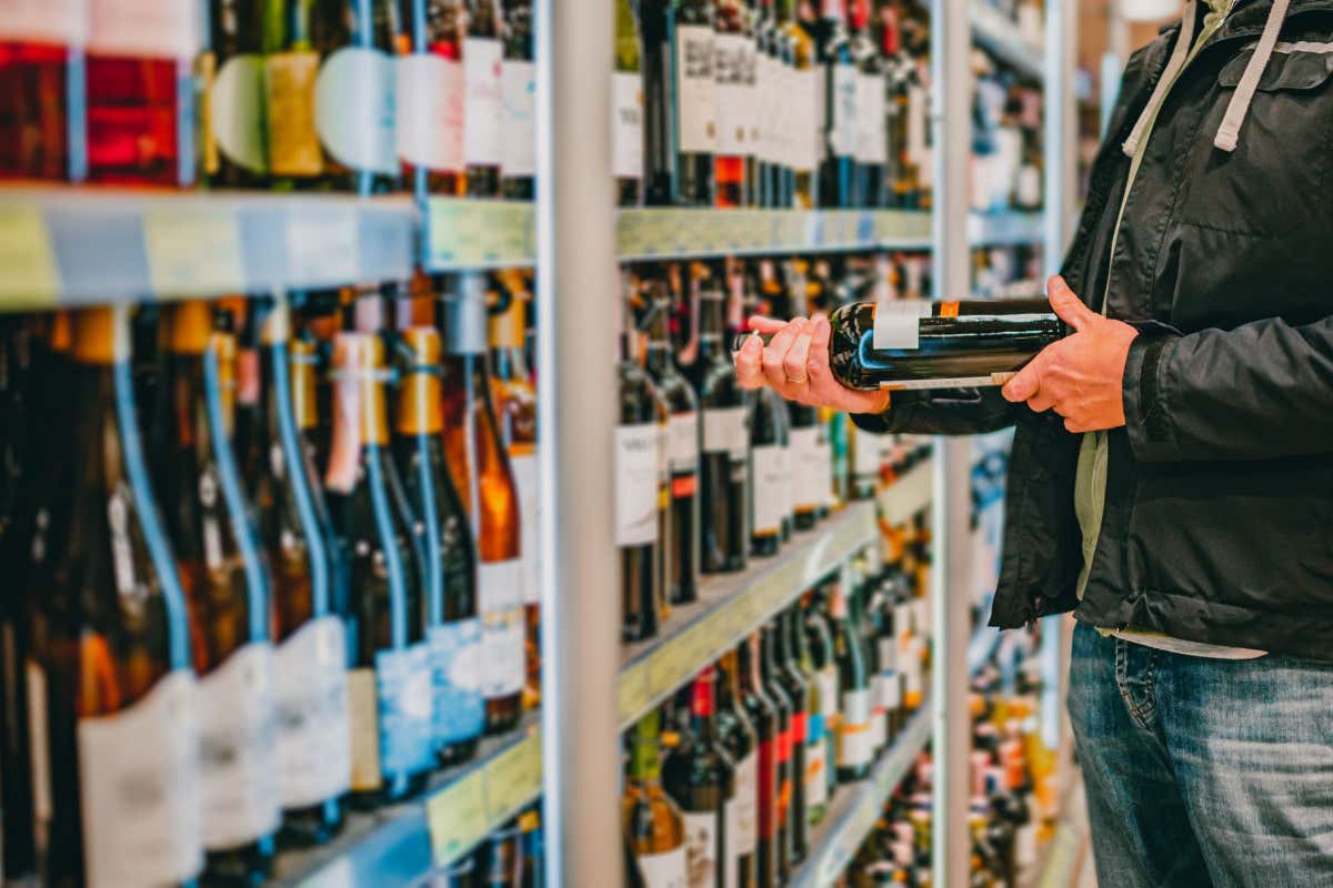 Carrefour e Iper, La grande i rubano la scena con la “Festa del vino” Carrefour e Iper, La grande i rubano la scena con la “Festa del vino”