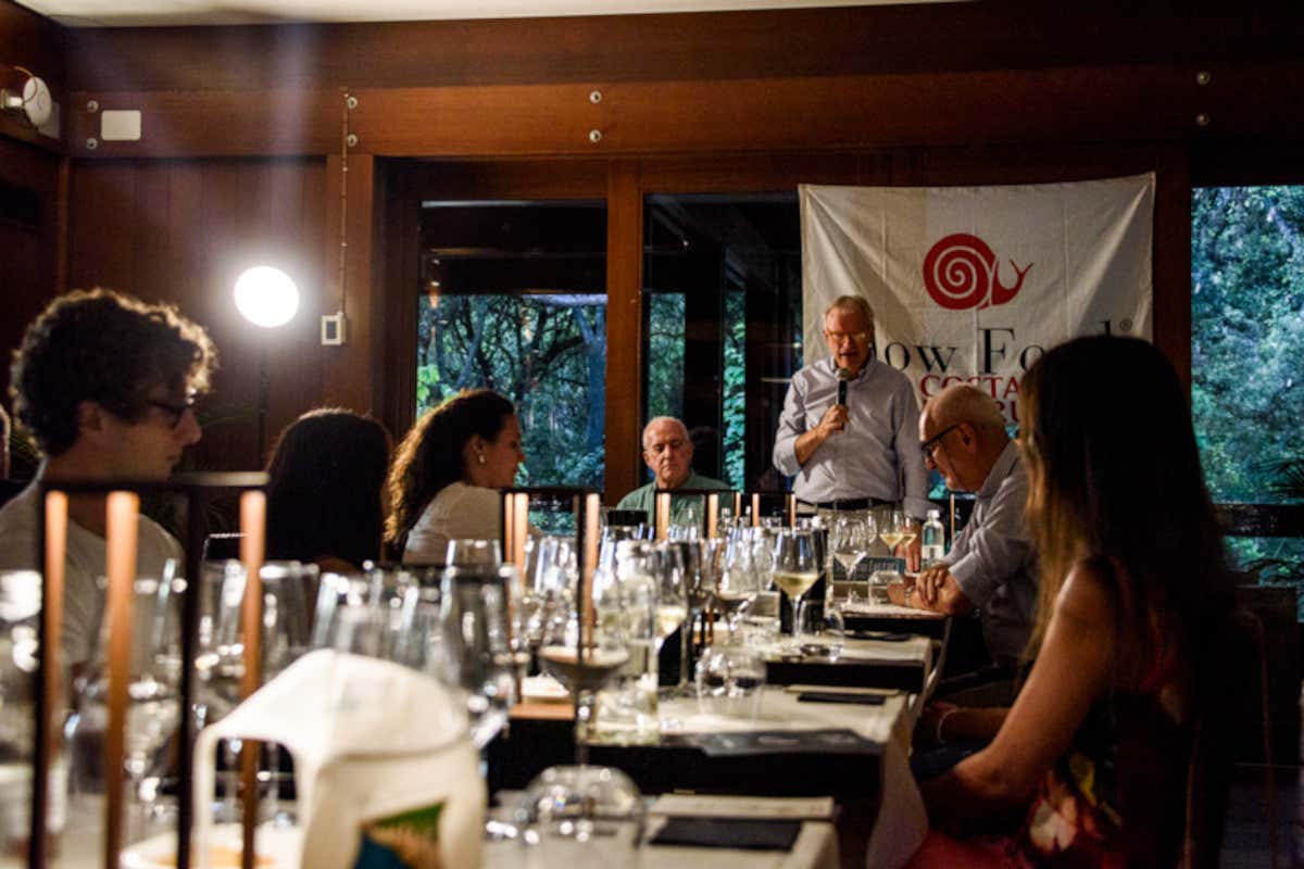 Vini Bagnanti 2025: grandi etichette e sapori toscani sulla spiaggia di San Vincenzo Vini Bagnanti 2025: grandi etichette e sapori toscani sulla spiaggia di San Vincenzo