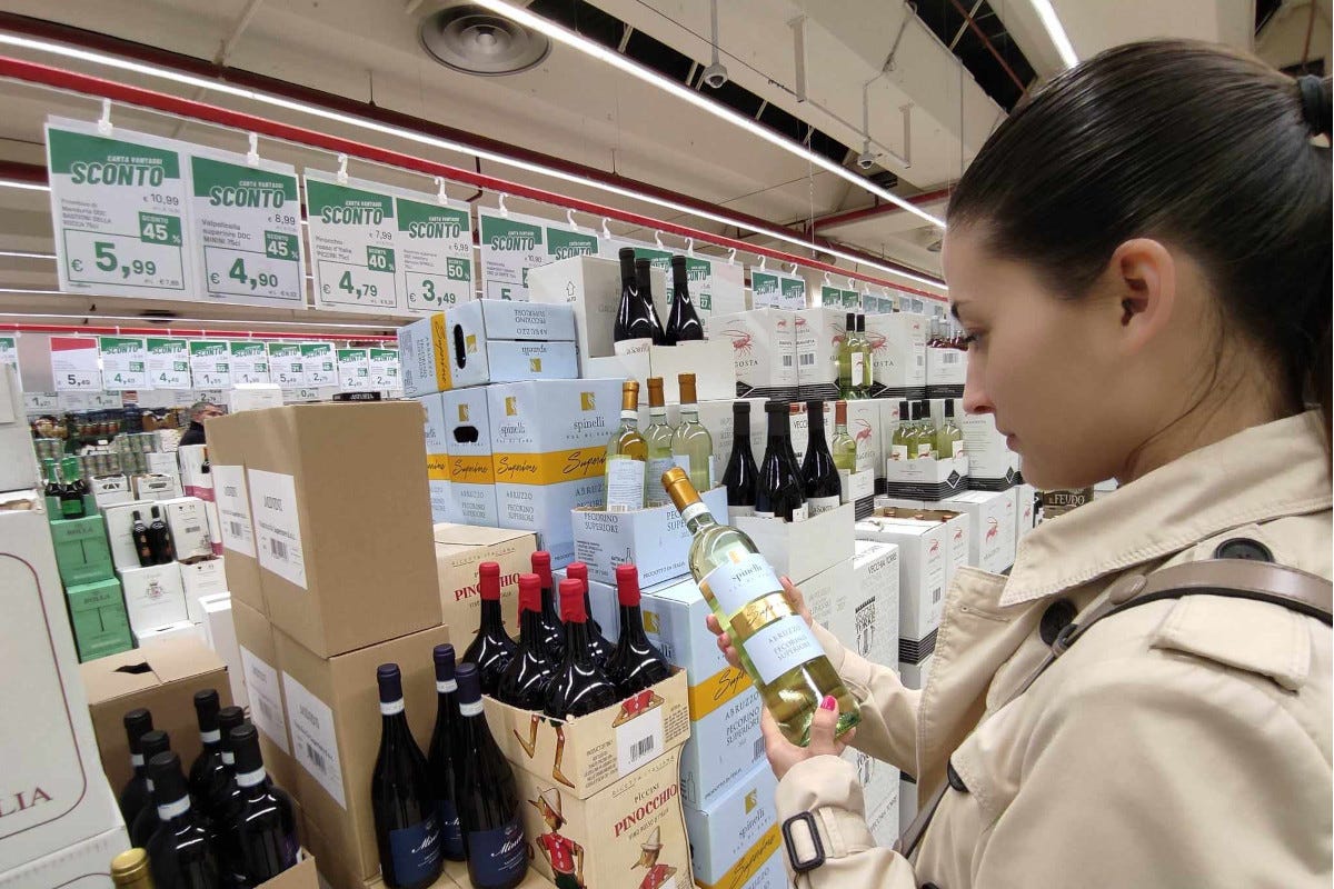 I 15 vini più venduti al supermercato nel 2023: chi sale e chi scende