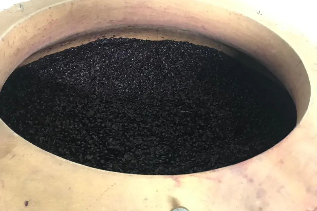 L'azienda agricola Barone Cornacchia ha re-introdotto una linea di vinificazione in anfora Cantina Barone Cornacchia, la storia che si evolve
