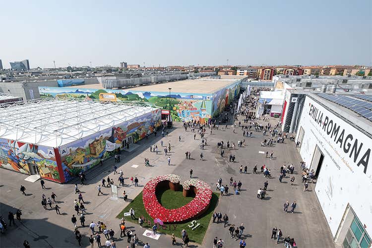 (Vinitaly sempre più business oriented Crescono i servizi per le imprese) (Vinitaly sempre più business oriented Crescono i servizi per le imprese)