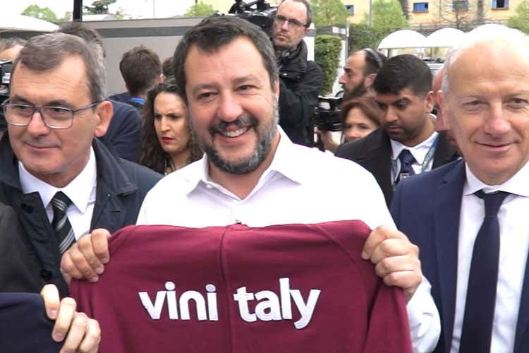 (Vinitaly, le cantine sono pronteAspettiamo la politica)