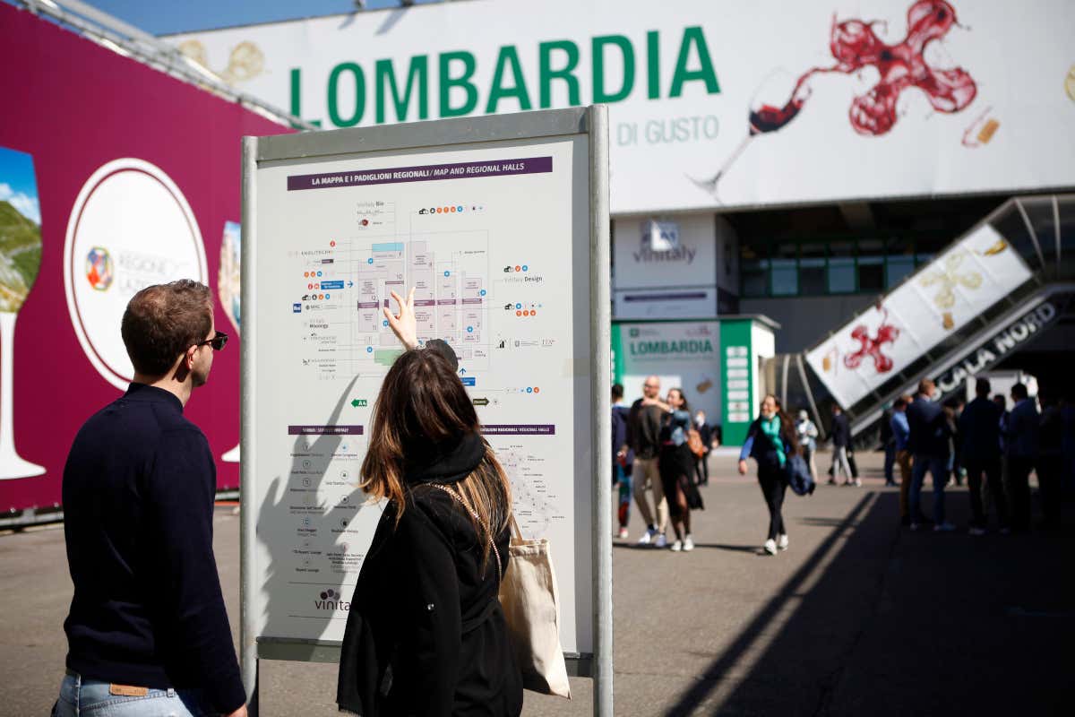 Vinitaly 2022 (Ennevi foto) È stato un Vinitaly internazionale: mai così tanti stranieri