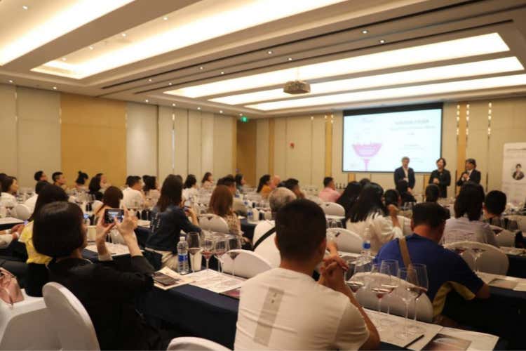 Gli eventi in presenza sono ripartiti in Cina - Veronafiere, debutta Wine to Asia: a Shenzhen presenti 200 espositori Gli eventi in presenza sono ripartiti in Cina - Veronafiere, debutta Wine to Asia: a Shenzhen presenti 200 espositori
