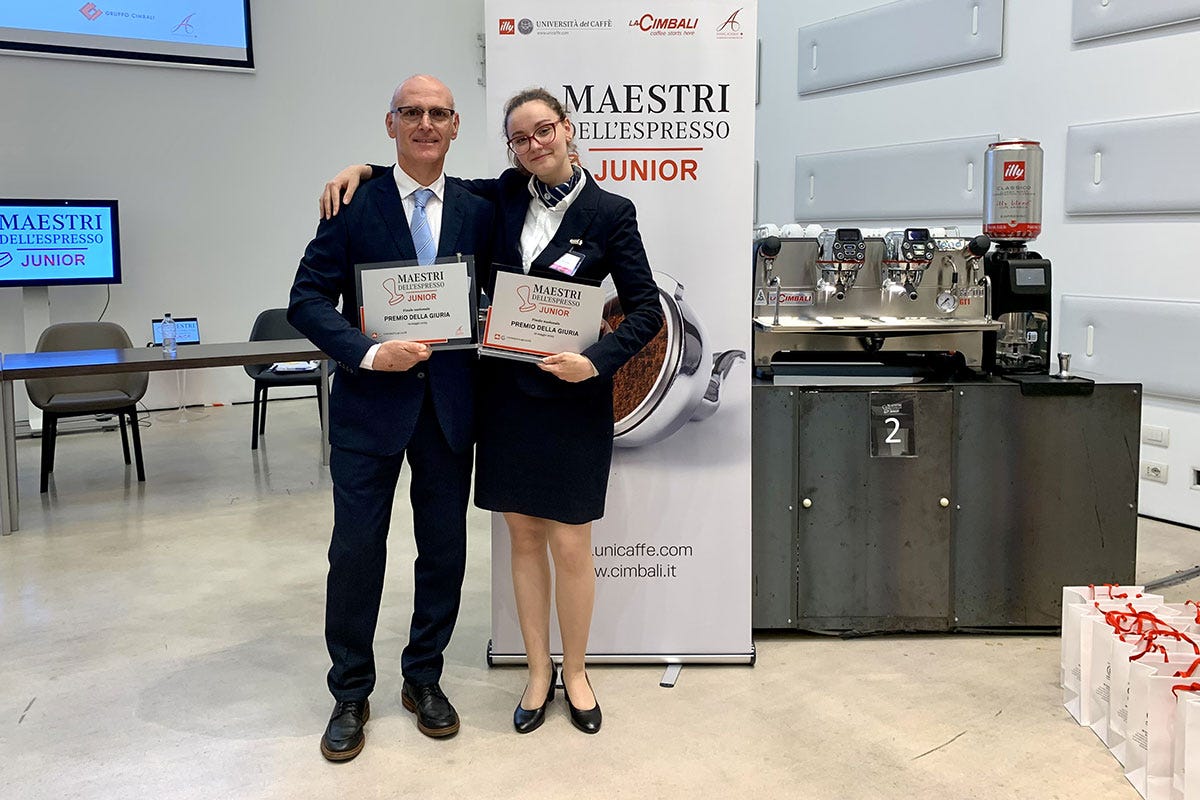Arianna Massari con il docente Antonio Grillo A Nayma Diomedi la 31ª edizione di Maestri dell’Espresso Junior